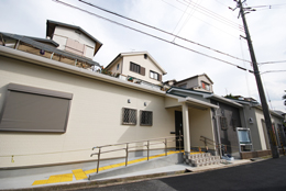 バリアフリーでみんなが使いやすい楠葉丘住宅自治会集会所 枚方市