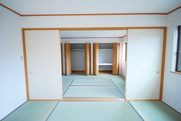 2階に続き間の和室
