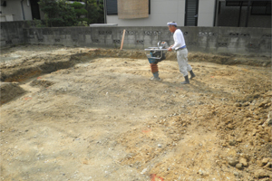 枚方市　Ｏ様邸 砕石の敷き込み