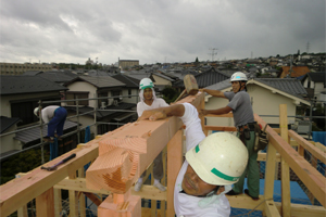 枚方市　Ｎ様邸 棟木の取り付け