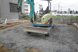 枚方市　Ｍ様邸 砕石の敷き込み