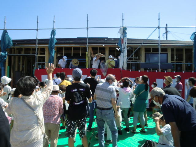 9/11(日) 枚方市南楠葉自治会 上棟式「餅まき」の様子