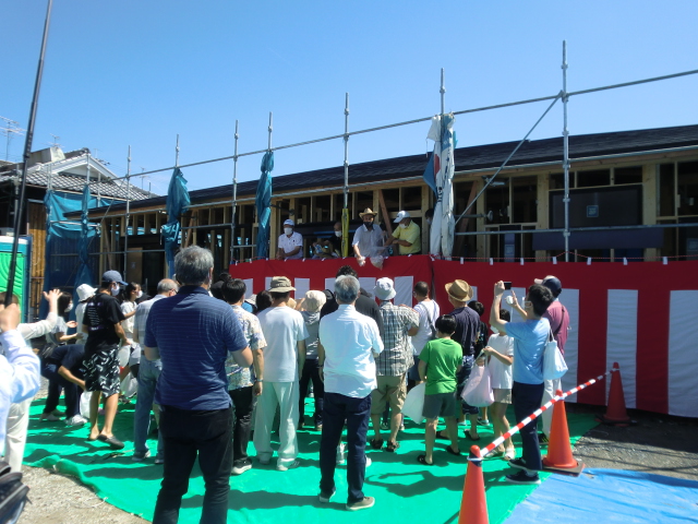 9/11(日) 枚方市南楠葉自治会 上棟式「餅まき」の様子
